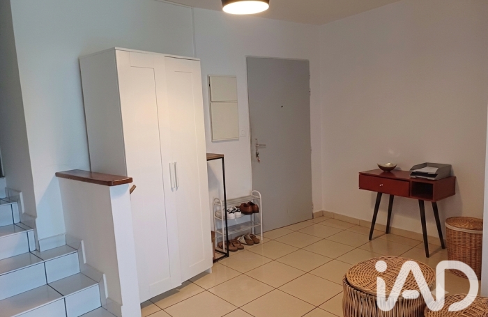Vente Appartement 91m&sup2; 4 pièces Etang-Sale