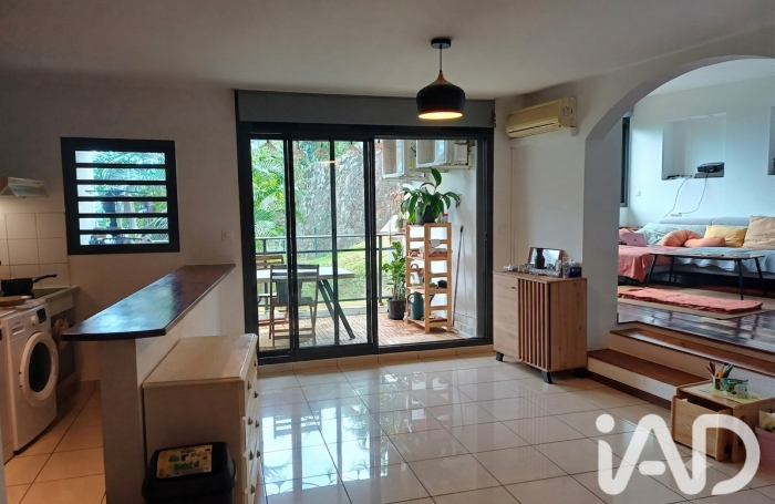 Vente Appartement 91m&sup2; 4 pièces Etang-Sale