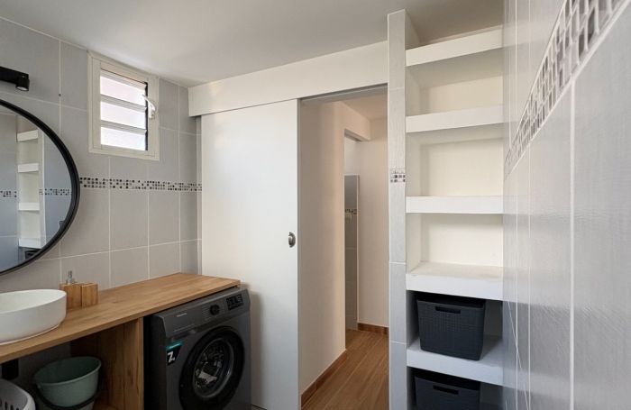 Location Maison 85m&sup2; 4 pièces Saint Gilles les Bains