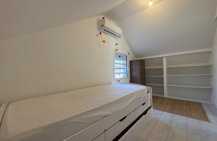 Location Maison 85m&sup2; 4 pièces Saint Gilles les Bains