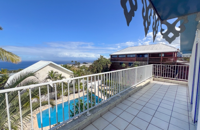 Villa avec piscine 4 pi&egrave;ces &agrave; louer &agrave; Saint-Leu avec LNA