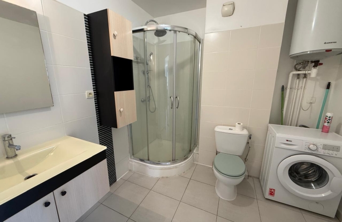 Beau T2 meubl&eacute; 50 m2 La Grande Mont&eacute;e bas des rampes