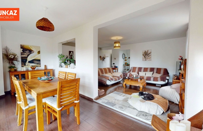 Vente Appartement 95.35m&sup2; 4 pièces Saint Gilles Les Hauts