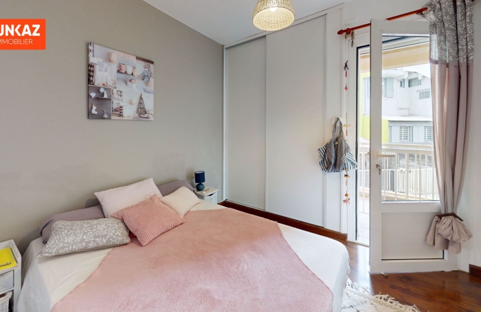 Vente Appartement 95.35m&sup2; 4 pièces Saint Gilles Les Hauts