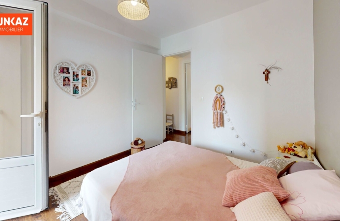 Vente Appartement 95.35m&sup2; 4 pièces Saint Gilles Les Hauts