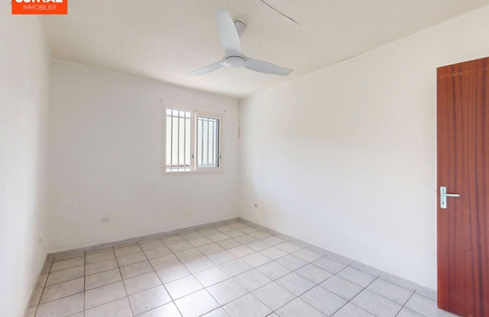 Vente Appartement 79.40m&sup2; 4 pièces Saint-Pierre