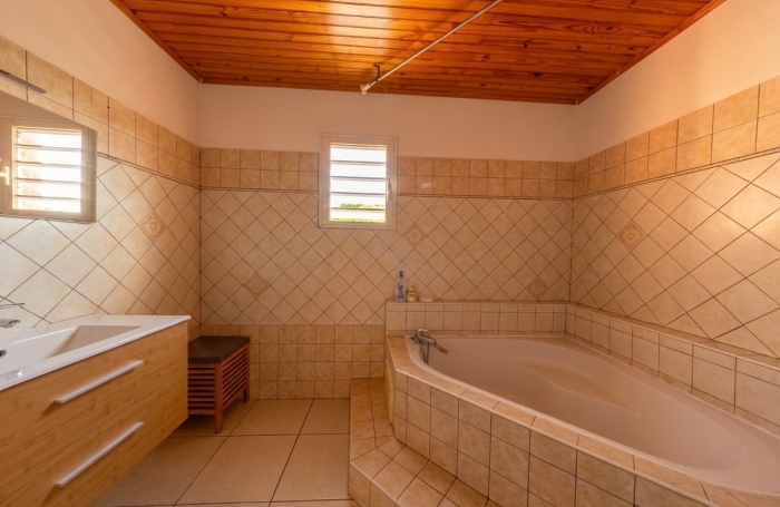 Location Maison 125.00m&sup2; 4 pièces Saint-Pierre
