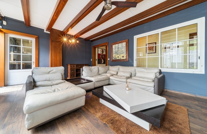 Vente Maison 248.00m&sup2; 8 pièces Etang-Sale