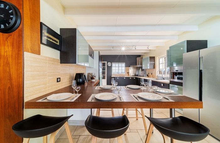 Vente Maison 248.00m&sup2; 8 pièces Etang-Sale