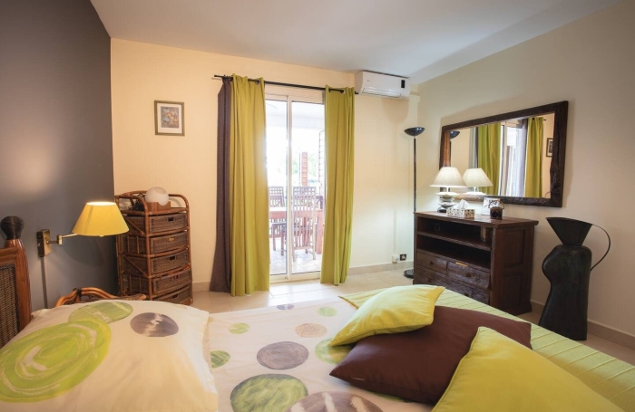 Vente Maison 248.00m&sup2; 8 pièces Etang-Sale