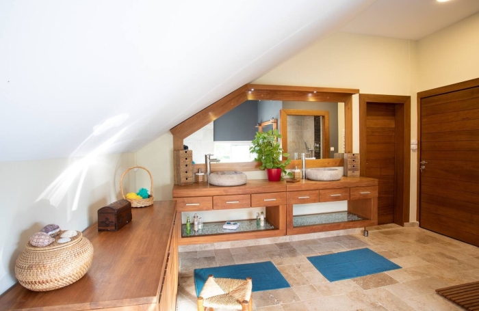 Vente Maison 248.00m&sup2; 8 pièces Etang-Sale