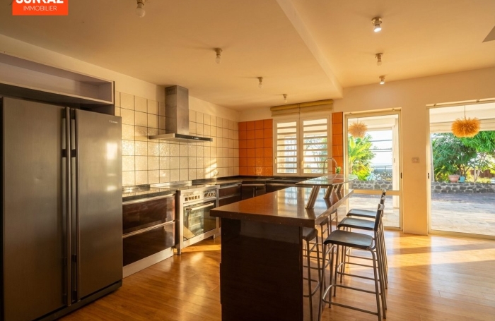 Location Maison 230.00m&sup2; 8 pièces Saint-Pierre