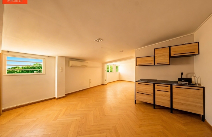 Location Maison 230.00m&sup2; 8 pièces Saint-Pierre