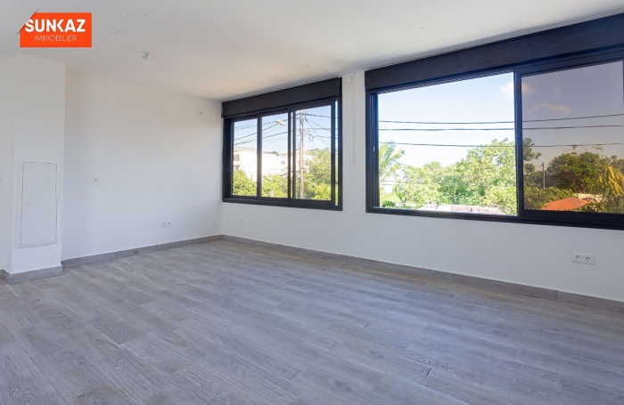 Location Local commercial 35.00m&sup2; Saint-Pierre