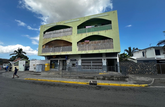 Location Local commercial 65.00m&sup2; Le Port