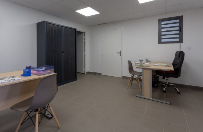 Location Local commercial 170.00m&sup2; 1 pièce Ravine des Cabris