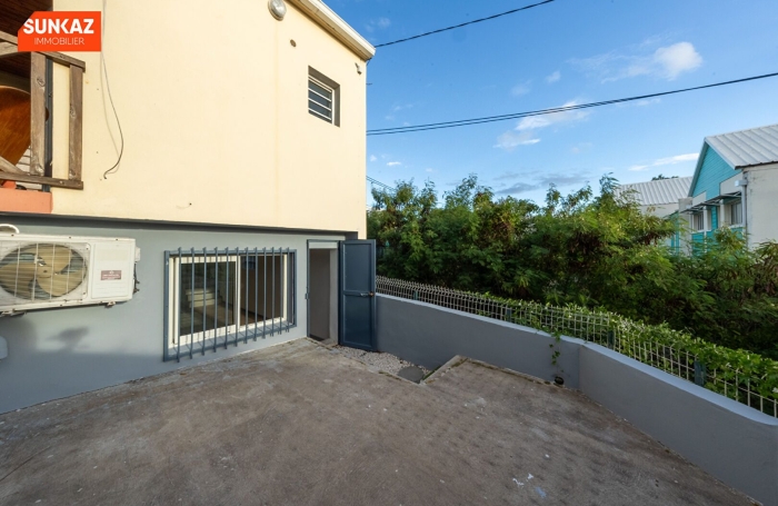 Location Local commercial 40.00m&sup2; Saint-Pierre