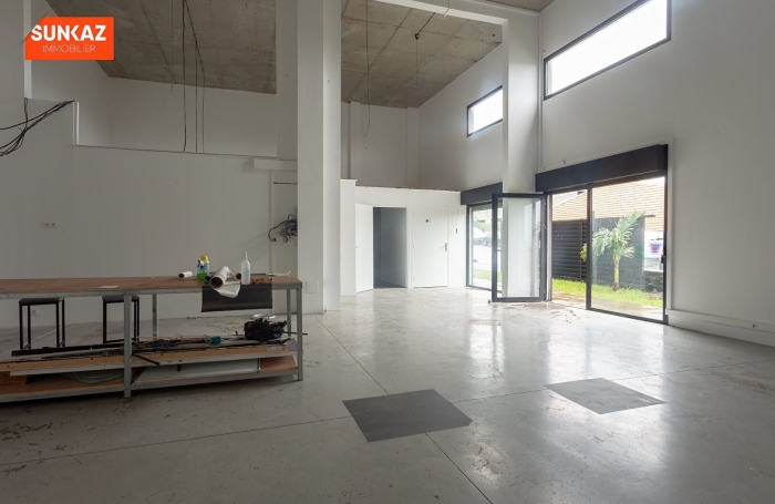 Location Local commercial 50.00m&sup2; Saint-Pierre