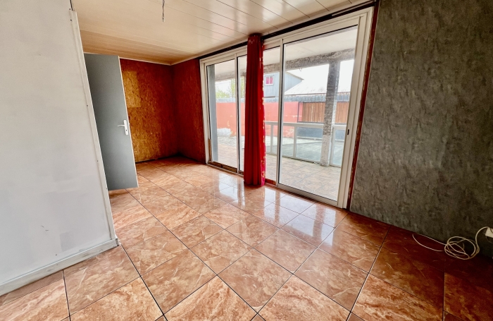 TAMPON 97430 - MAISON AVEC 4 CHAMBRES + 1 BUREAU - VASTE TERRASSE - QUARTIER CALME