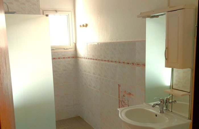 HAUT DE MAISON 4 PIECES ET JARDIN - LE TAMPON