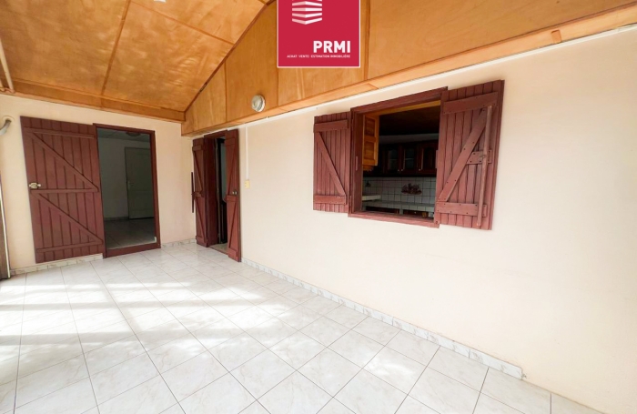 Vente Appartement 70.8m&sup2; 3 pi&egrave;ces Saint-Leu