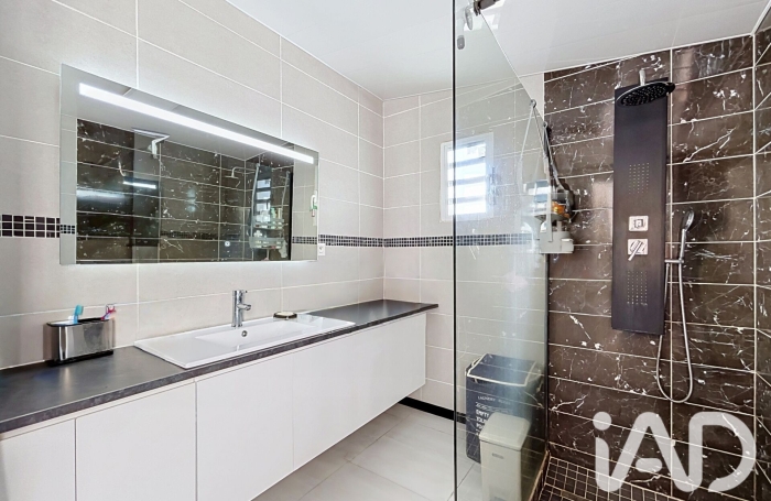 Vente Maison 223m&sup2; 8 pièces Saint Denis