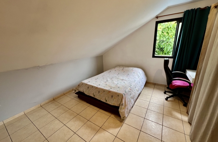 SAINT JOSEPH 97480 - MAISON DE 2 CHAMBRES - FONCTIONNELLE ET AGR&Eacute;ABLE - CADRE AGR&Eacute;ABLE - &Agrave; PROXIMIT&Eacute; DE TOUT