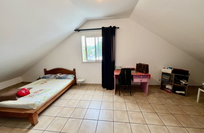SAINT JOSEPH 97480 - CHARMANTE MAISON - 3 CHAMBRES - BEAUX VOLUMES - PROCHE DES COMMODIT&Eacute;S
