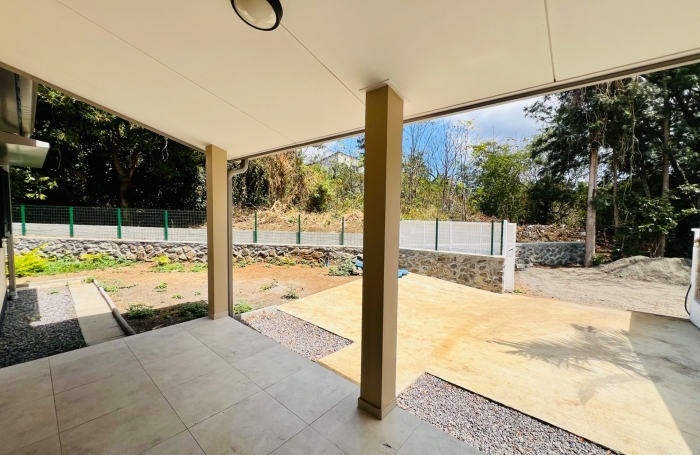 Vente Maison 90m&sup2; 3 pièces Saint Gilles Les Hauts