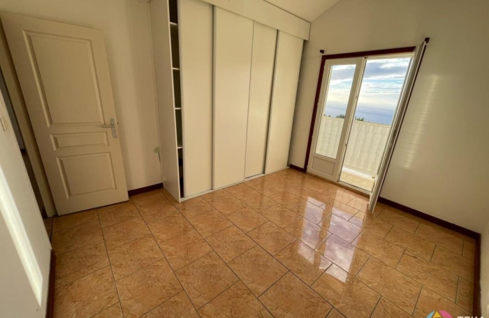 Vente Maison 98m&sup2; 4 pièces Saint Denis
