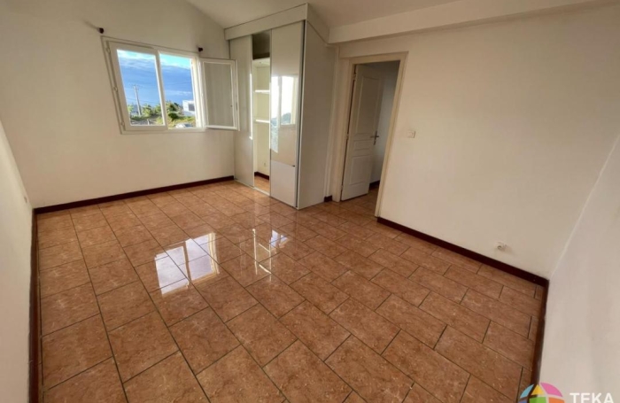 Vente Maison 98m&sup2; 4 pièces Saint Denis
