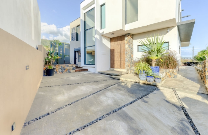 A Vendre - Villa d'exception 187 m2 avec piscine &agrave; Trois-Bassins