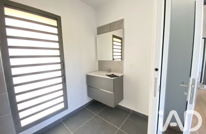 Vente Divers 91m&sup2; 4 pièces Etang-Sale