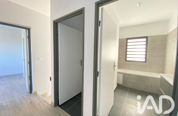 Vente Divers 91m&sup2; 4 pièces Etang-Sale