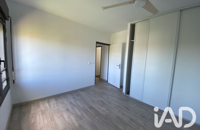 Vente Divers 91m&sup2; 4 pièces Etang-Sale