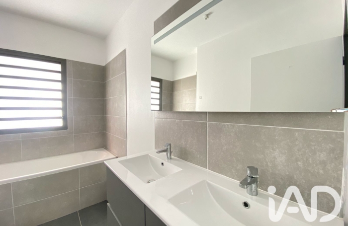 Vente Divers 91m&sup2; 4 pièces Etang-Sale
