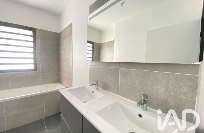 Vente Divers 91m&sup2; 4 pièces Etang-Sale