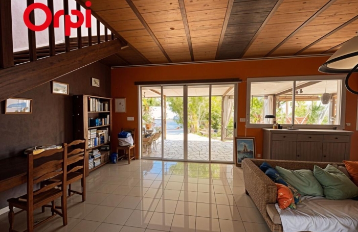 Vente Maison 217m&sup2; 5 pièces Saint Gilles Les Hauts