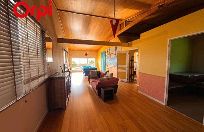 Vente Maison 217m&sup2; 5 pièces Saint Gilles Les Hauts