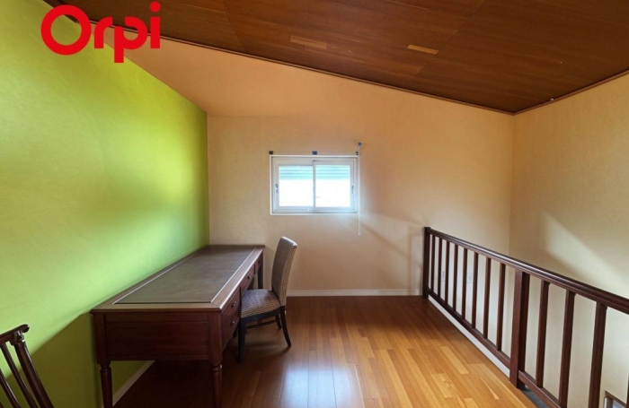 Vente Maison 217m&sup2; 5 pièces Saint Gilles Les Hauts