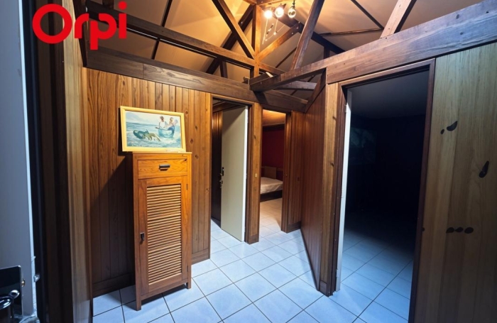 Vente Maison 217m&sup2; 5 pièces Saint Gilles Les Hauts