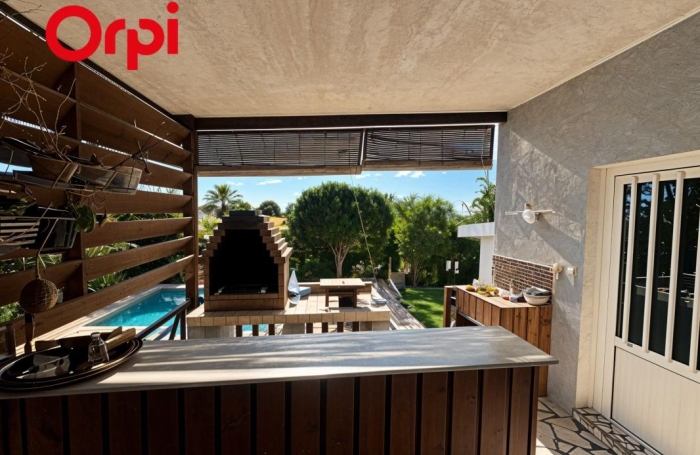 Vente Maison 217m&sup2; 5 pièces Saint Gilles Les Hauts