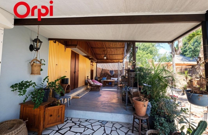 Vente Maison 217m&sup2; 5 pièces Saint Gilles Les Hauts