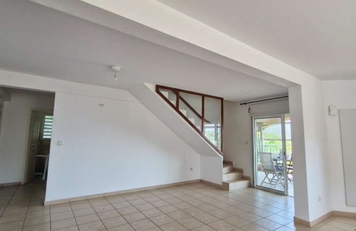 Vente Maison 204m&sup2; 8 pièces Saint Gilles les Bains