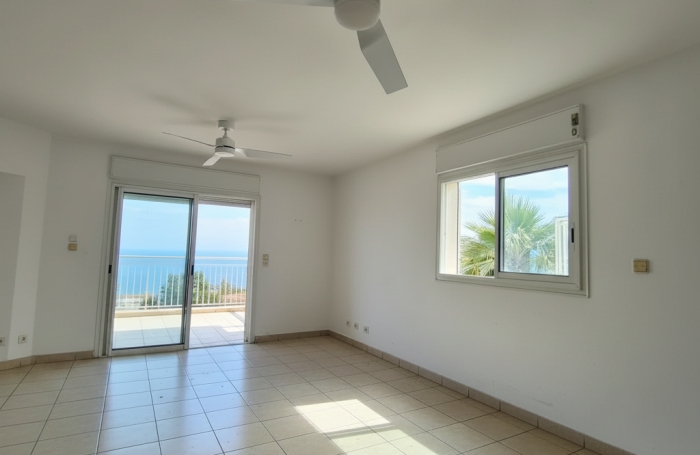Vente Maison 204m&sup2; 8 pièces Saint Gilles les Bains
