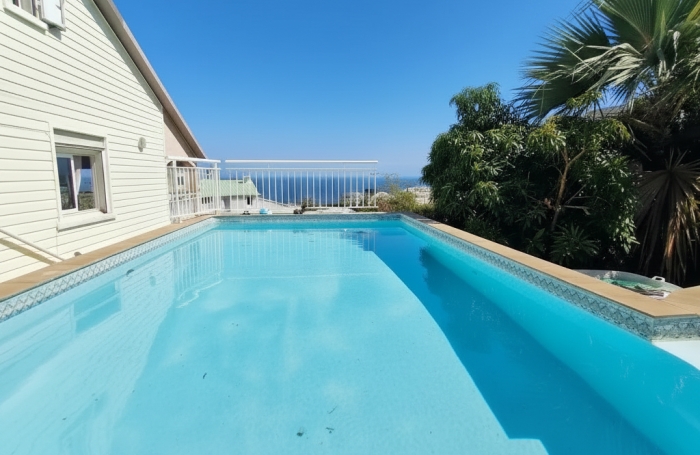 Vente Maison 204m&sup2; 8 pièces Saint Gilles les Bains