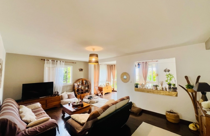 Vente Appartement 95m&sup2; 4 pièces Saint Gilles Les Hauts
