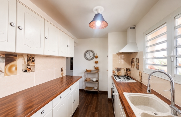Vente Appartement 95m&sup2; 4 pièces Saint Gilles Les Hauts