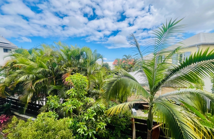 Vente Appartement 95m&sup2; 4 pièces Saint Gilles Les Hauts