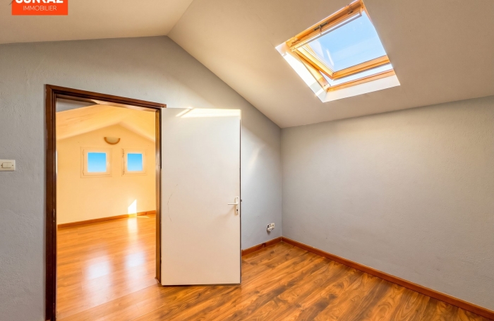 Vente Maison 187.00m&sup2; 8 pièces Saint-Leu